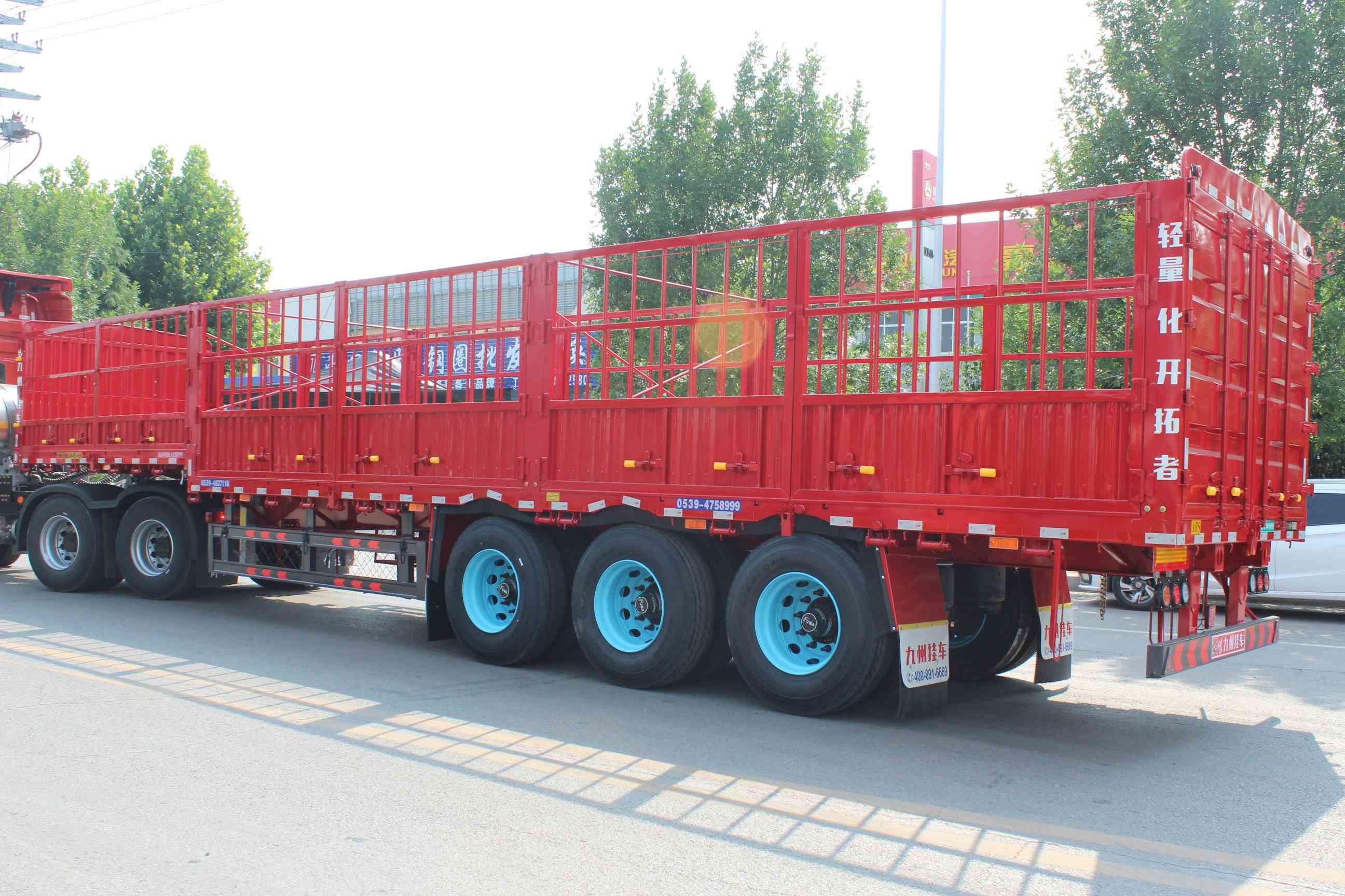 Semi-trailer Truck Semi-trailer Truck